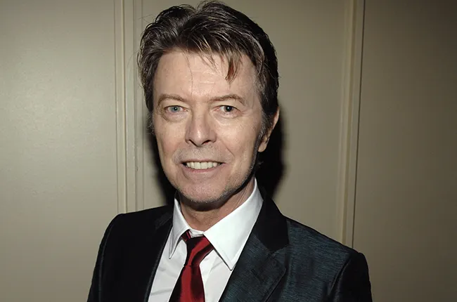 David Bowie: Sosok Eksentrik yang Tak Pernah Biasa